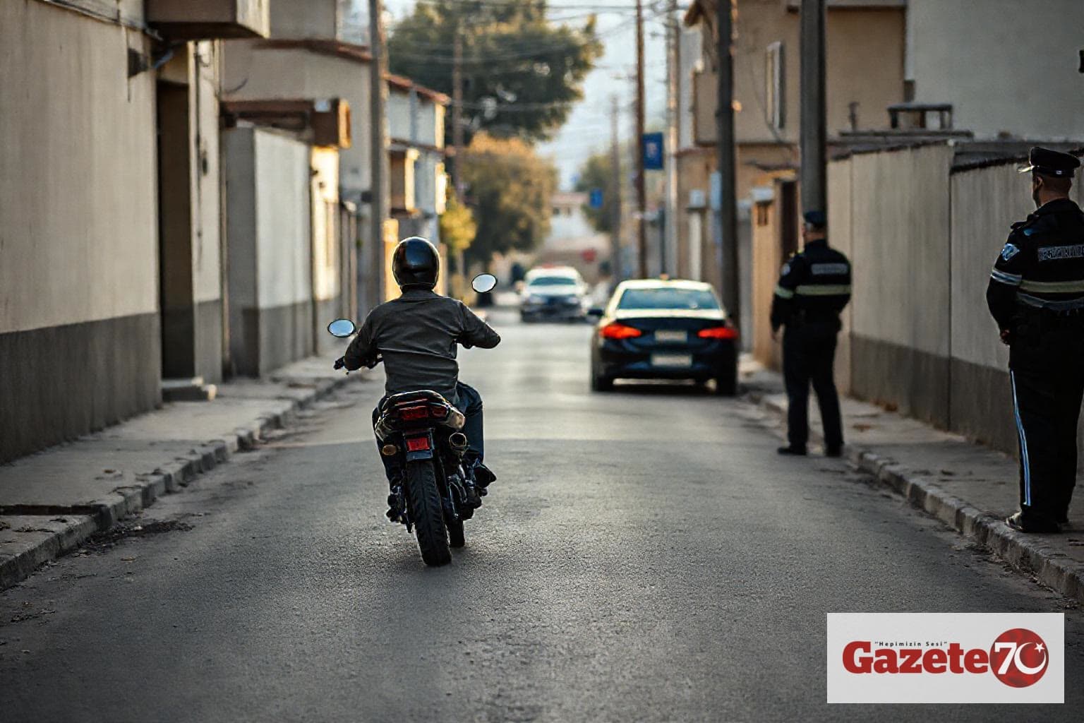 Ters yönde giden ve kasksız sürücüye 12 bin 500 lira ceza uygulandı
