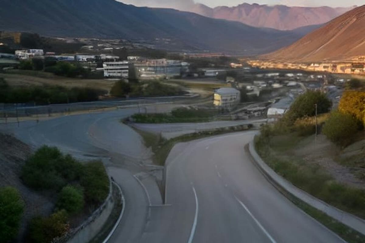 Karaman Valisi Çiçek yayla yollarını ve spor sahalarını inceledi